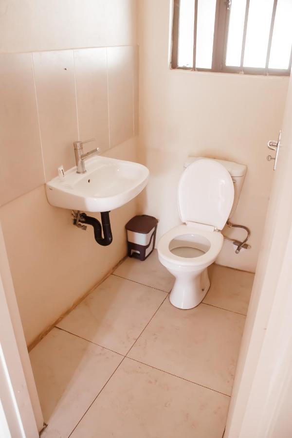Leeville Guesthouse Kasane Zewnętrze zdjęcie